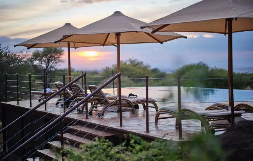 ELEPHANT GEORGE CAMP AMBOSELI