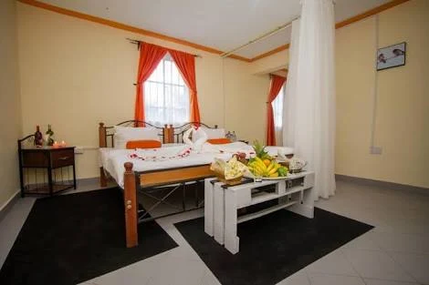 DOVE NEST LODGE