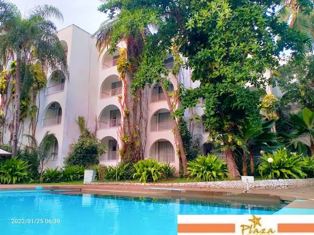 PLAZA BEACH HOTEL