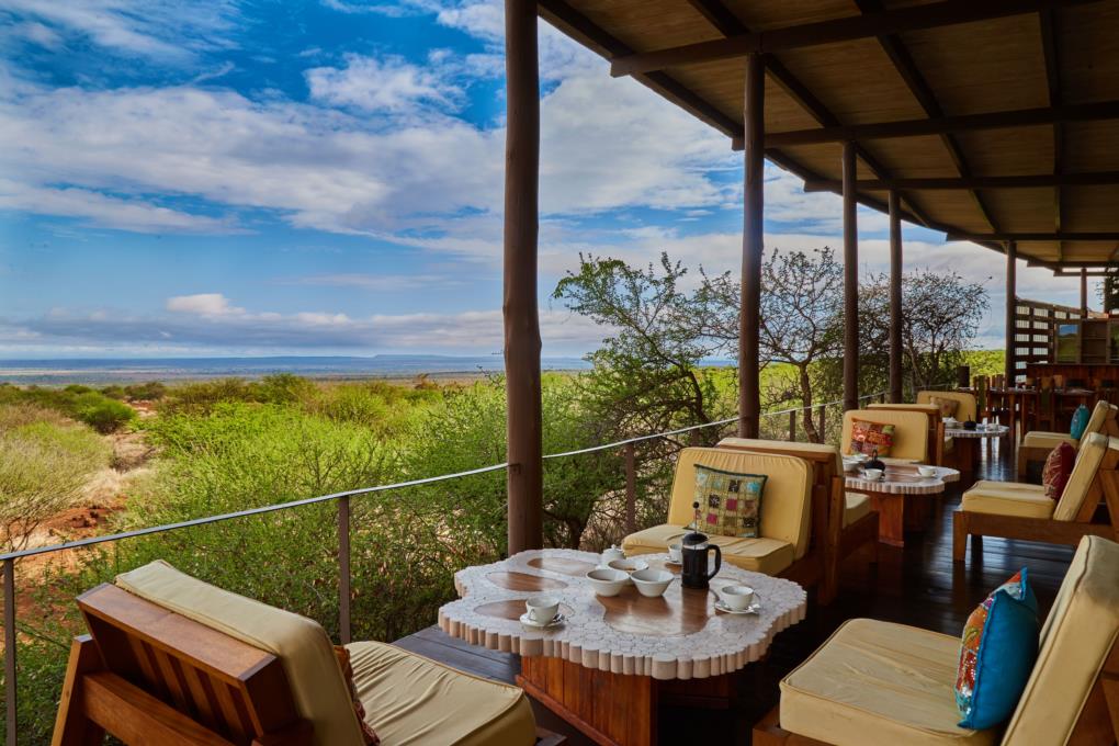 ELEPHANT GEORGE CAMP AMBOSELI