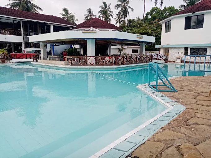 NORTH  COAST BEACH HOTEL