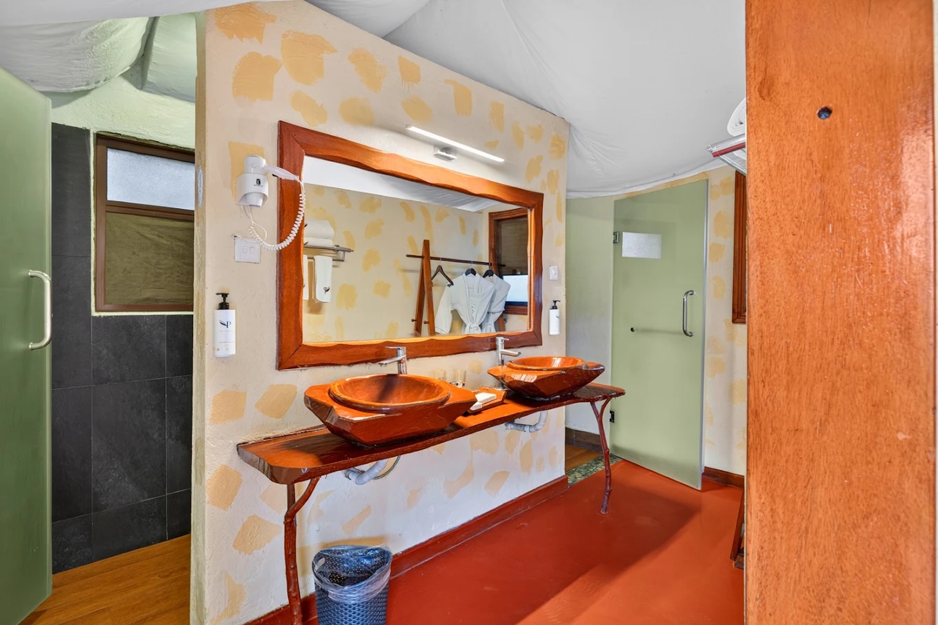 SAVANNA  TENTS SINGLE ROOM